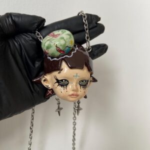 Handmade OOAK Gothic Doll Head Pendant Necklace – Dark Aesthetic Handmade Jewelry | Creepy Cute Gift｜Gothic jewelry gifted