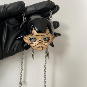 Handmade OOAK Gothic Doll Head Pendant Necklace – Dark Aesthetic Handmade Jewelry | Creepy Cute Gift｜Gothic jewelry gifted